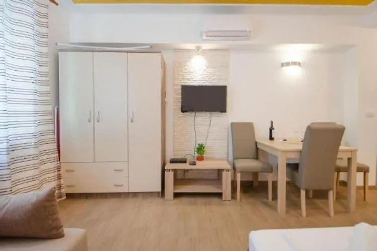 Apartment Guest House Mia St Split